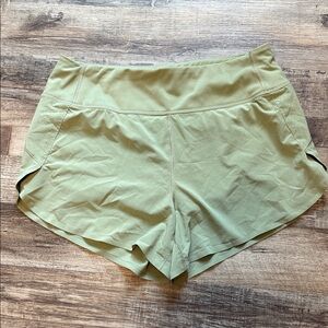 Athleta Run With It 3.5" Shorts women’s size S Olive Green
